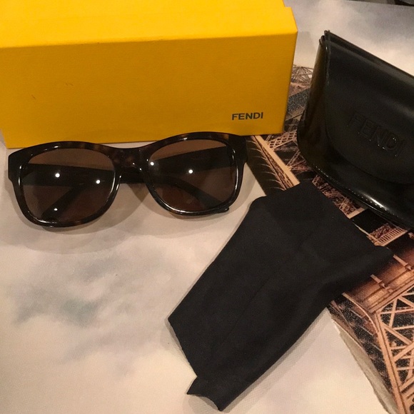 FENDI FS504 rare tortoise shell sunglasses